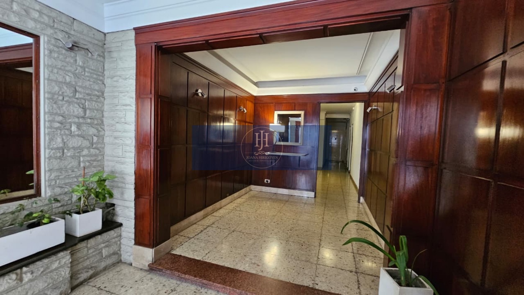 Venta departamento un ambiente Plaza Colon