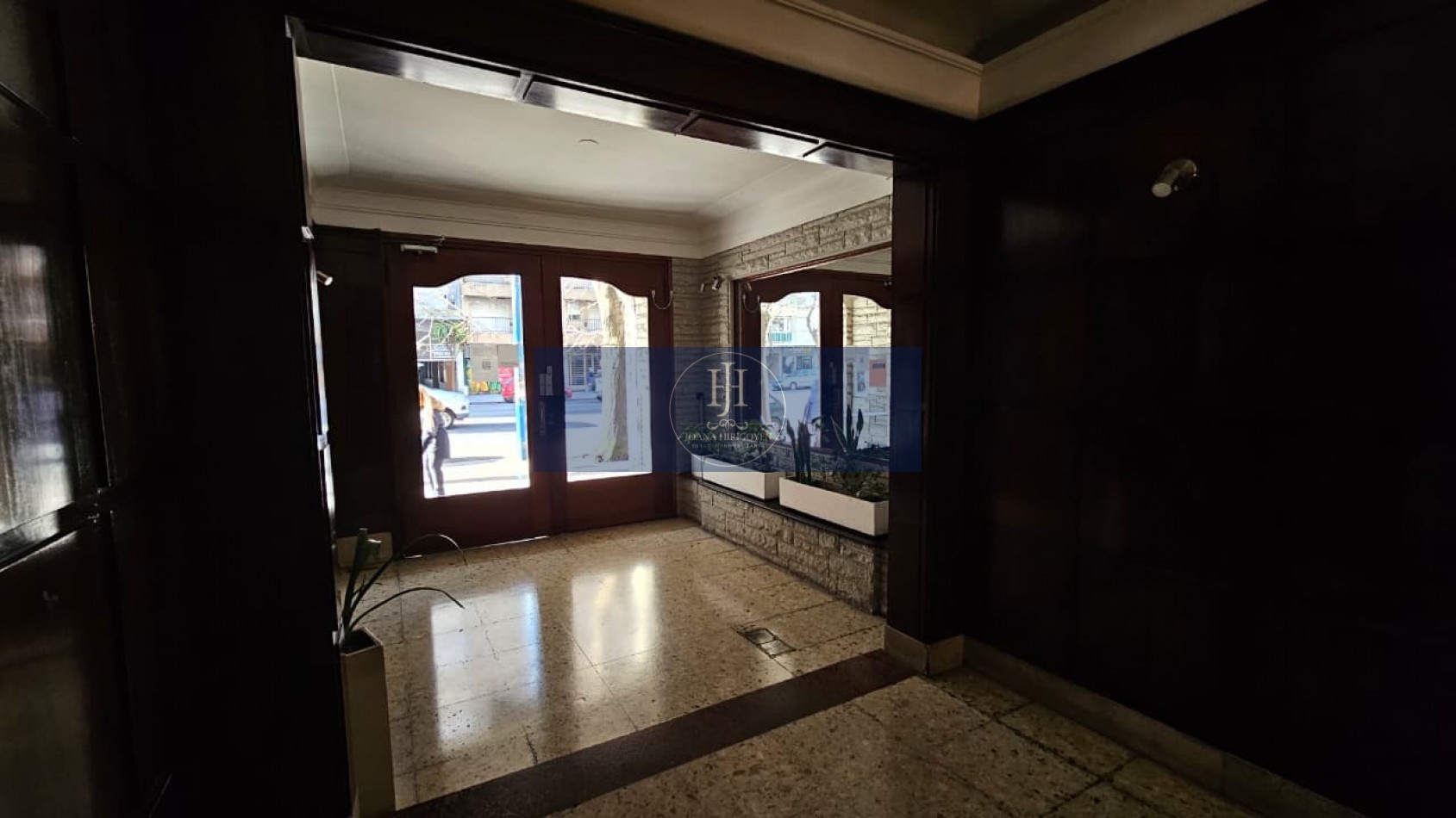 Venta departamento un ambiente Plaza Colon