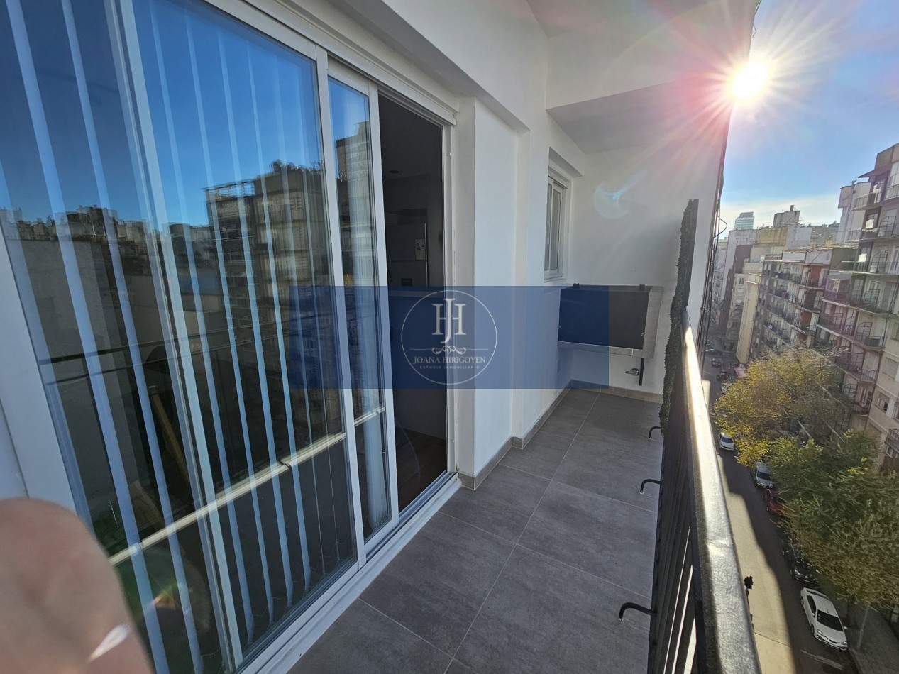 VENTA DOS AMBIENTES AL FRENTE CON BALCON Y PARRILLA PLAZA COLON